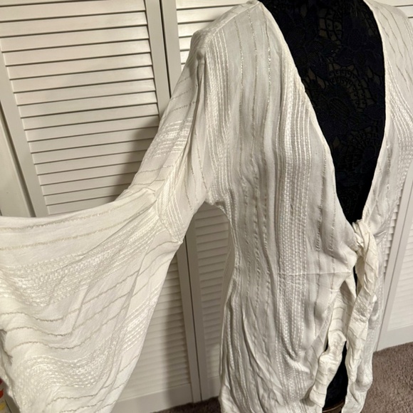 BECCA Women's Standard Radiance V-Neck Tunic, Casual Cover up - Picture 2 of 7